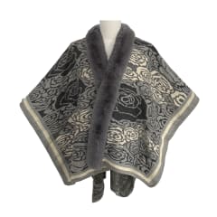 PONCHO ABIERTO CON PIEL SINTETICA 110X160CM CON DISEÑO