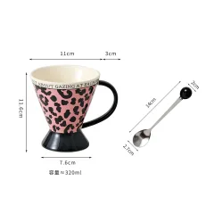 TAZA TROMPETA LEOPARDO ROSADO 10.5×11.2 CM + CUCHARA
