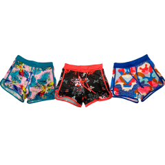 SHORT DE PLAYA CON ESTAMPADO DISEÑO