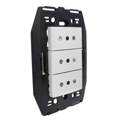 Conjunto Enchufe Triple 2p+T 10 Amp S/Tapa Blanco Kalop1