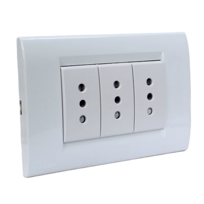 Tomacorriente Triple 2P+T 10A Civil Blanco Termoplas. Kalop1