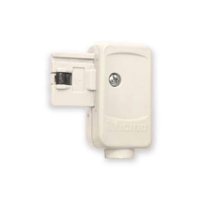 Enchufe macho de seguridad 2P+T 10A 250V 2200 Magic