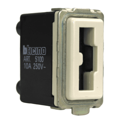 MOD. Toma Seguridad 2P+T 10A 250V IRR Magic 51001