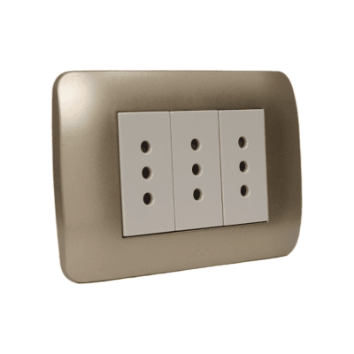 Toma triple 10a 250v Beige / Titanio LEXO