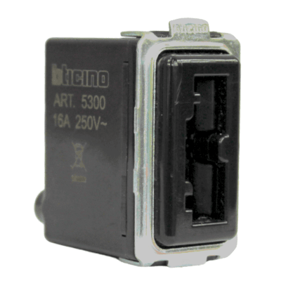 MOD. Toma Seguridad 2P+T 16A 250V IRR Magic 5300