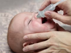 Cómo hacer un lavado nasal al bebé en 2 pasos