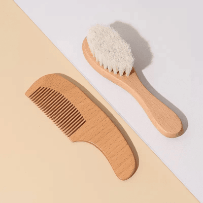 Set cepillo y peineta madera2
