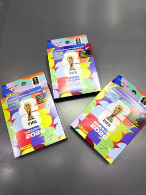 Pack 5 Sobres MUNDIAL FIFA 2026 Panini Original + 1 Carta ADRENALYN edición limitada