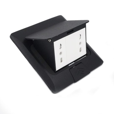 tomacorriente doble emergente resistente multifuncional 1