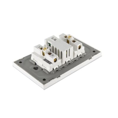 Cargador USB / Tipo C Muro + 2 Enchufes 10A 250V,  Linea Crystal 2