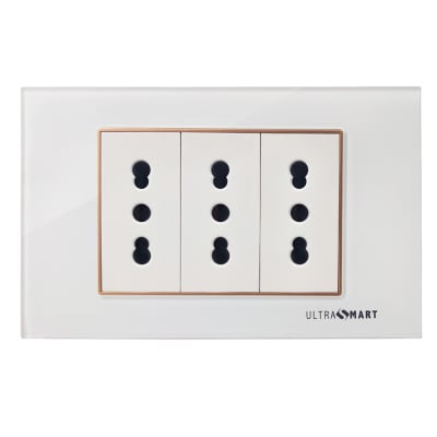 Tomacorriente Triple 10A/16A Linea Crystal Advantage