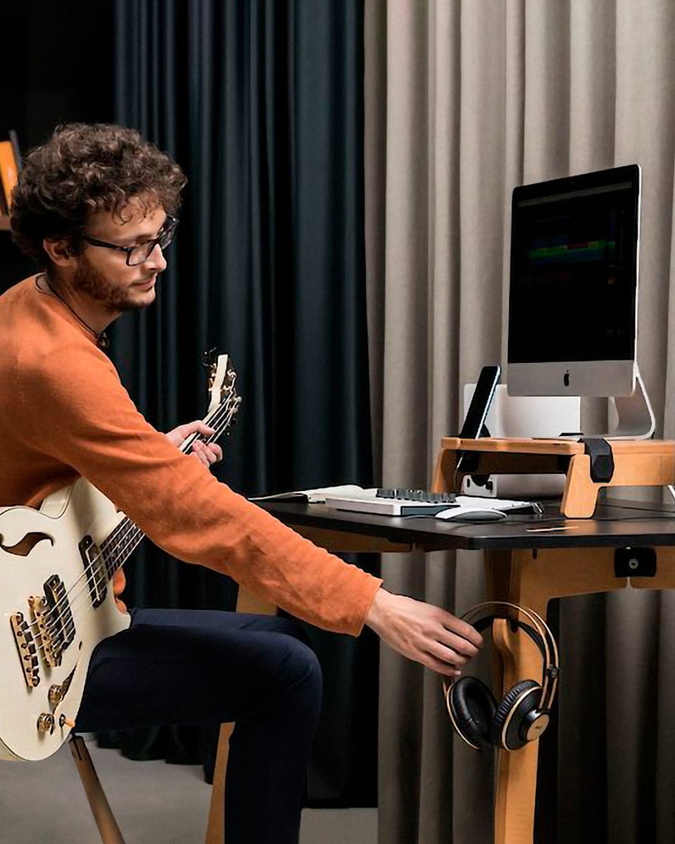 Escritorio Karya Tab. Negro 1.60x0.70mts1