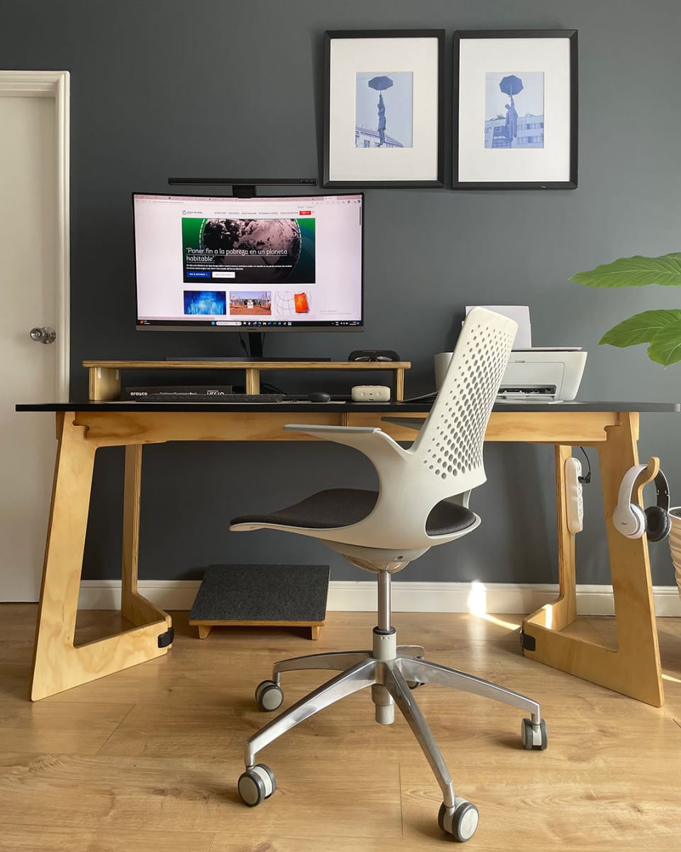 Escritorio Karya Tab. Negro 1.60x0.70mts2