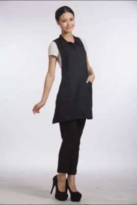 DELANTAL NEGRO CON CUELLO1