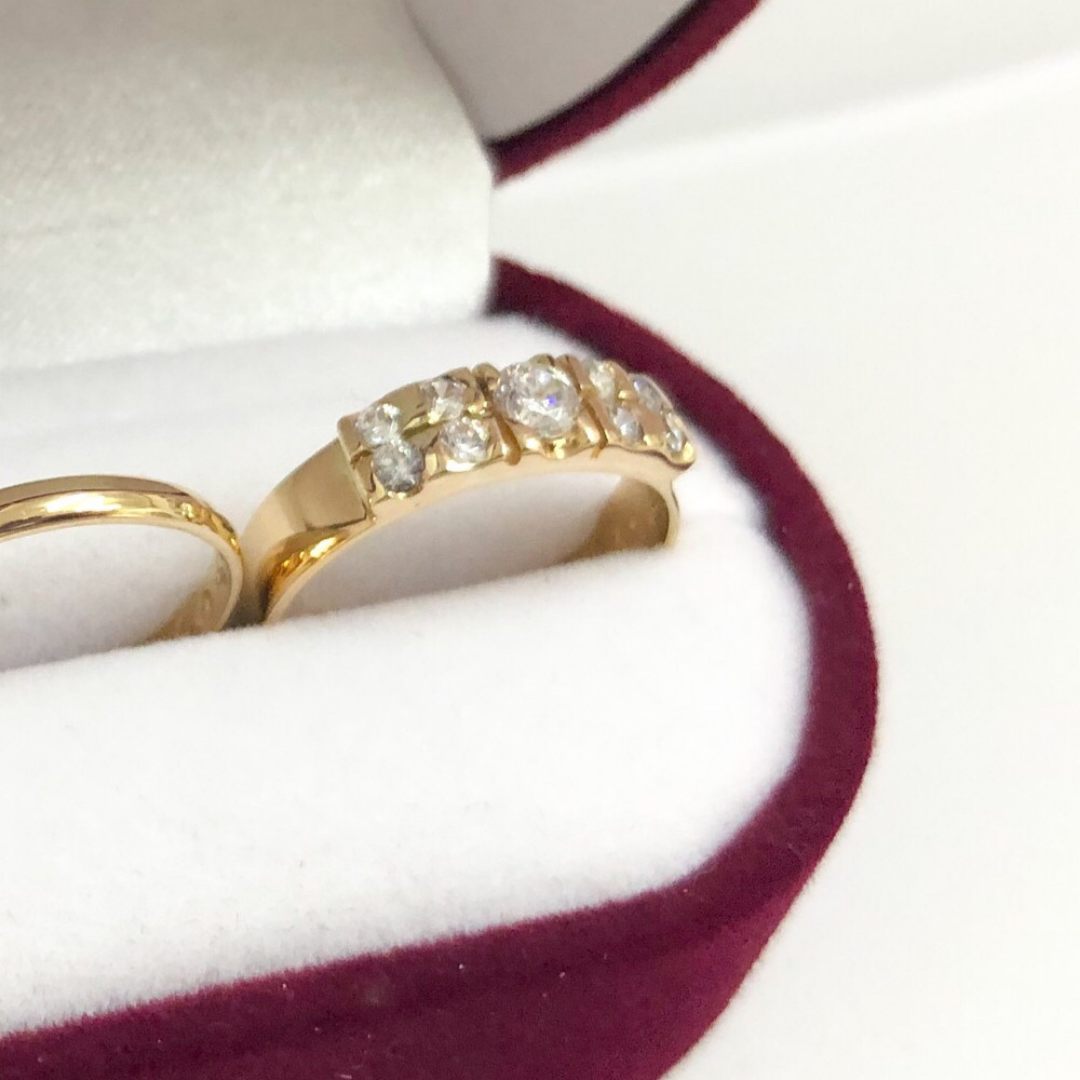 ilusiones de compromiso,alianzas de compromiso,anillos de  oro,ofertas,compromiso,novios