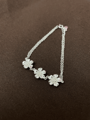 Pulsera con 3 flores de plata 9251