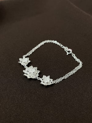 Pulsera con 3  flores en doble cadena1