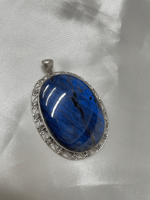 Colgante labradorita redondeado en plata 9501