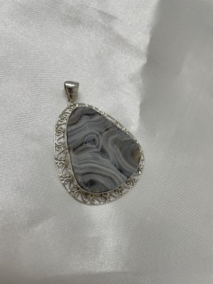 Colgante piedra natural modelo formación rocosa4