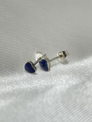 Aro de lapislazuli con forma de corazón1