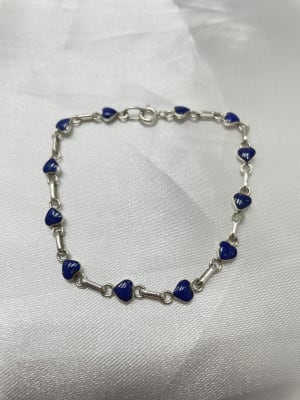 Pulsera plata con corazones de lapislazuli2