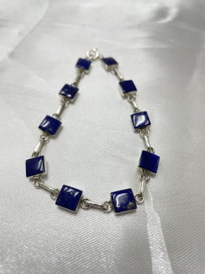 Pulsera plata con cuadros lapislazuli2