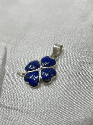 Colgante trebol lapislazuli2