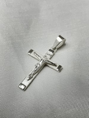 COLGANTE CRUZ/CRISTO SATINADO1