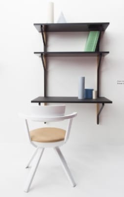 Escritorio Kaari con repisa