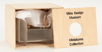 MINIATURA HOW HIGH THE MOON