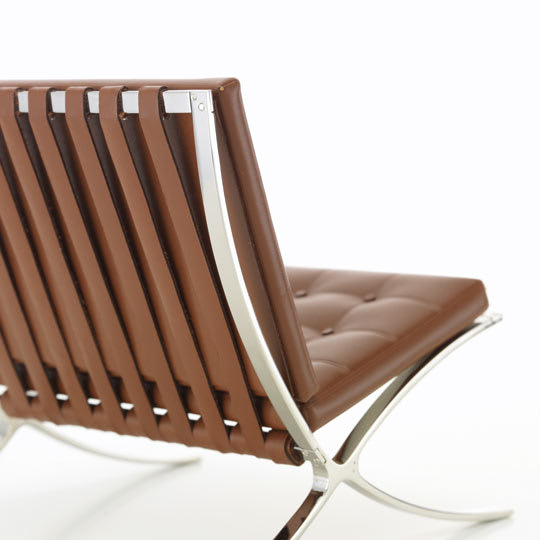 Miniatura MR 90 Barcelona Mier Van de Rohe3