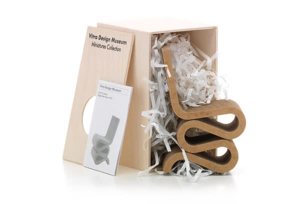 MINIATURA WIGGLE SIDE CHAIR, Gehry, 1972 1