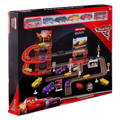 Pista Estación de Carros con 2 Buses y 4 carros