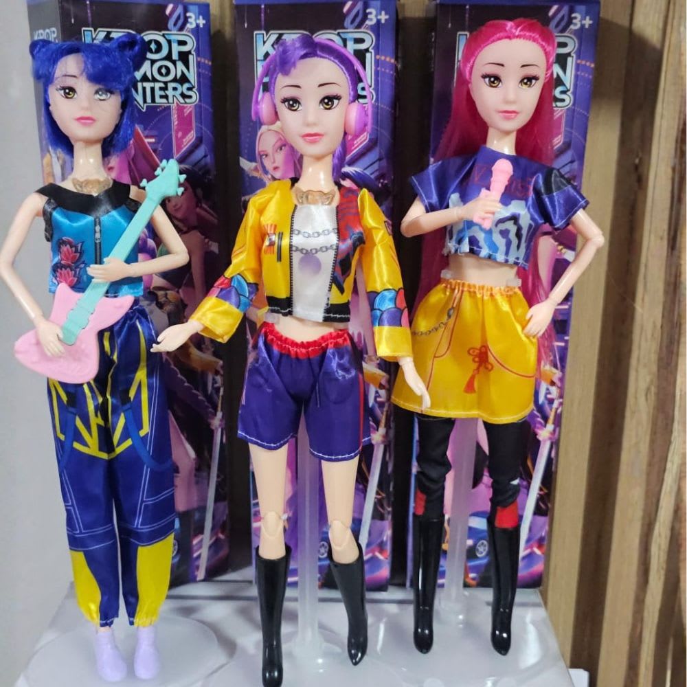 K-Pop Demon Hunter Set x 3 Muñecas Musicales con Accesorios LMT031