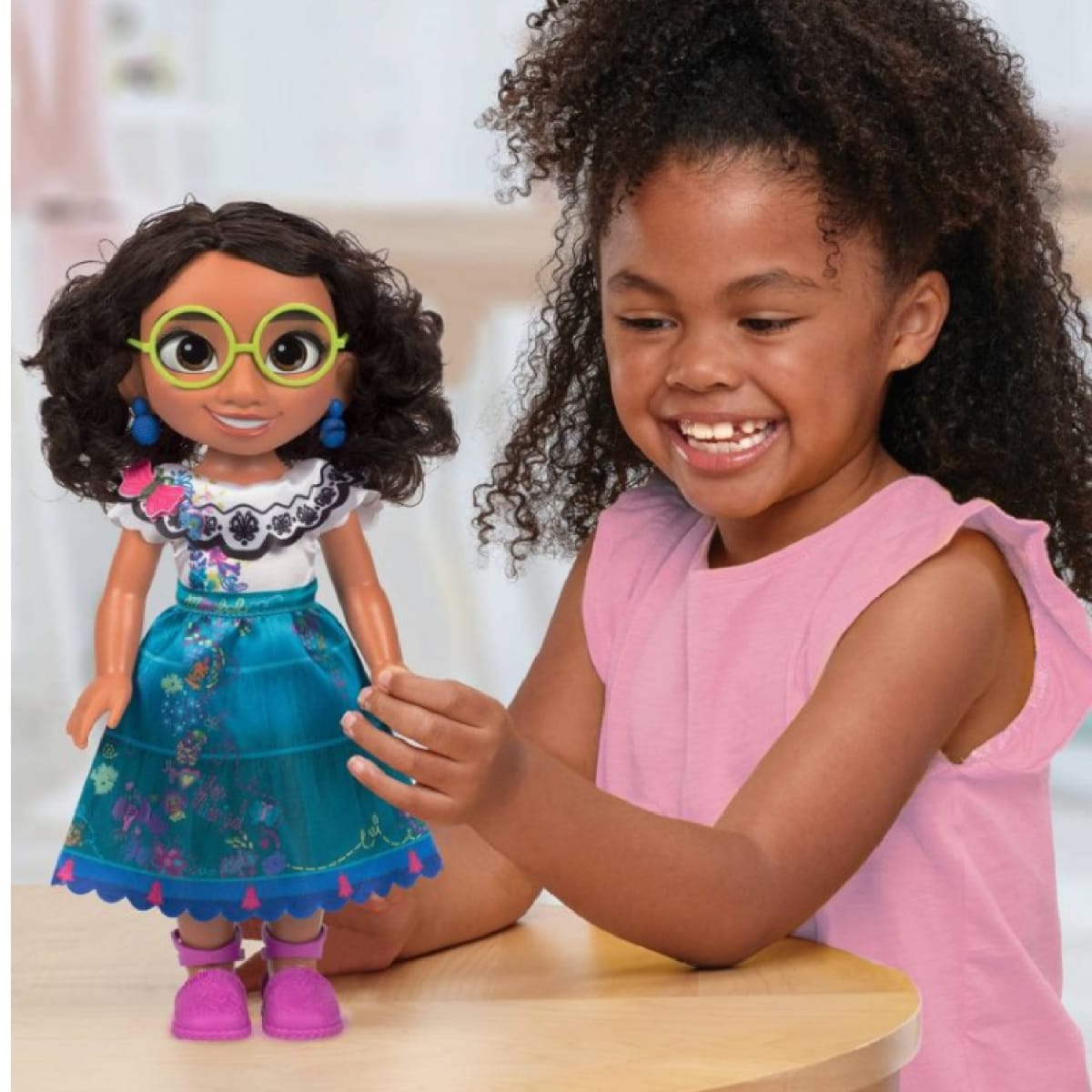 Muñeca Mirabel Encanto 33 cm2