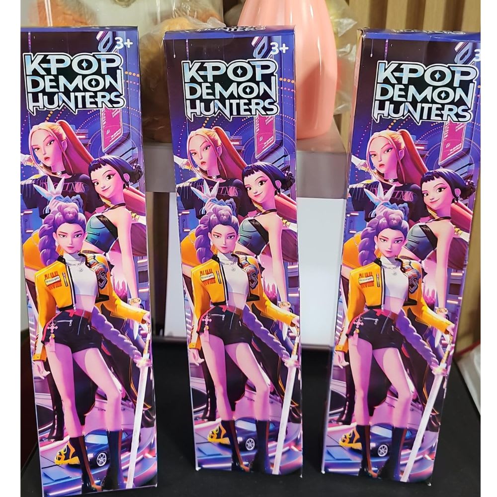 K-Pop Demon Hunter Set x 3 Muñecas Musicales con Accesorios2