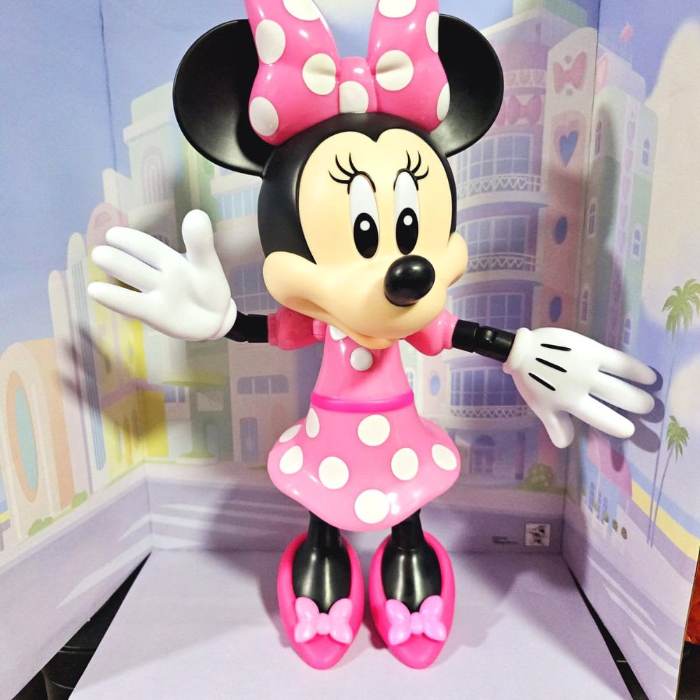 Figura Minnie Mouse Articulable con Luz y Sonido2