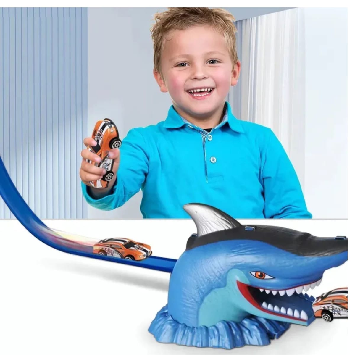 Pista de Carrera Tiburón  con Auto
5