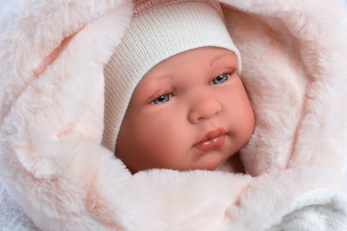Bebé Recién NacidaTina 43 cm con Saquito3