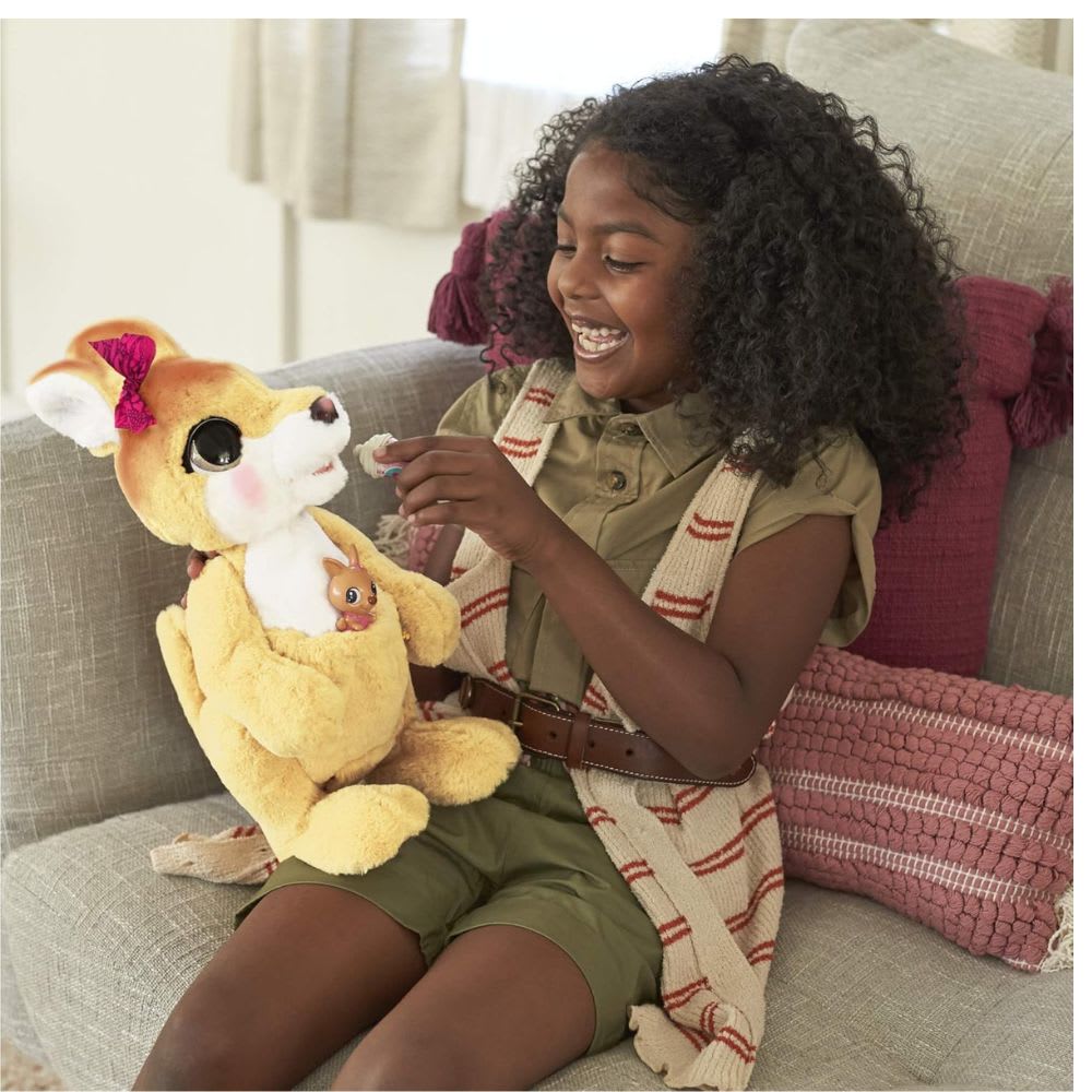 FurReal Friends Mama Josie The Kangaroo mas de 70 Sonidos y Reacciones6