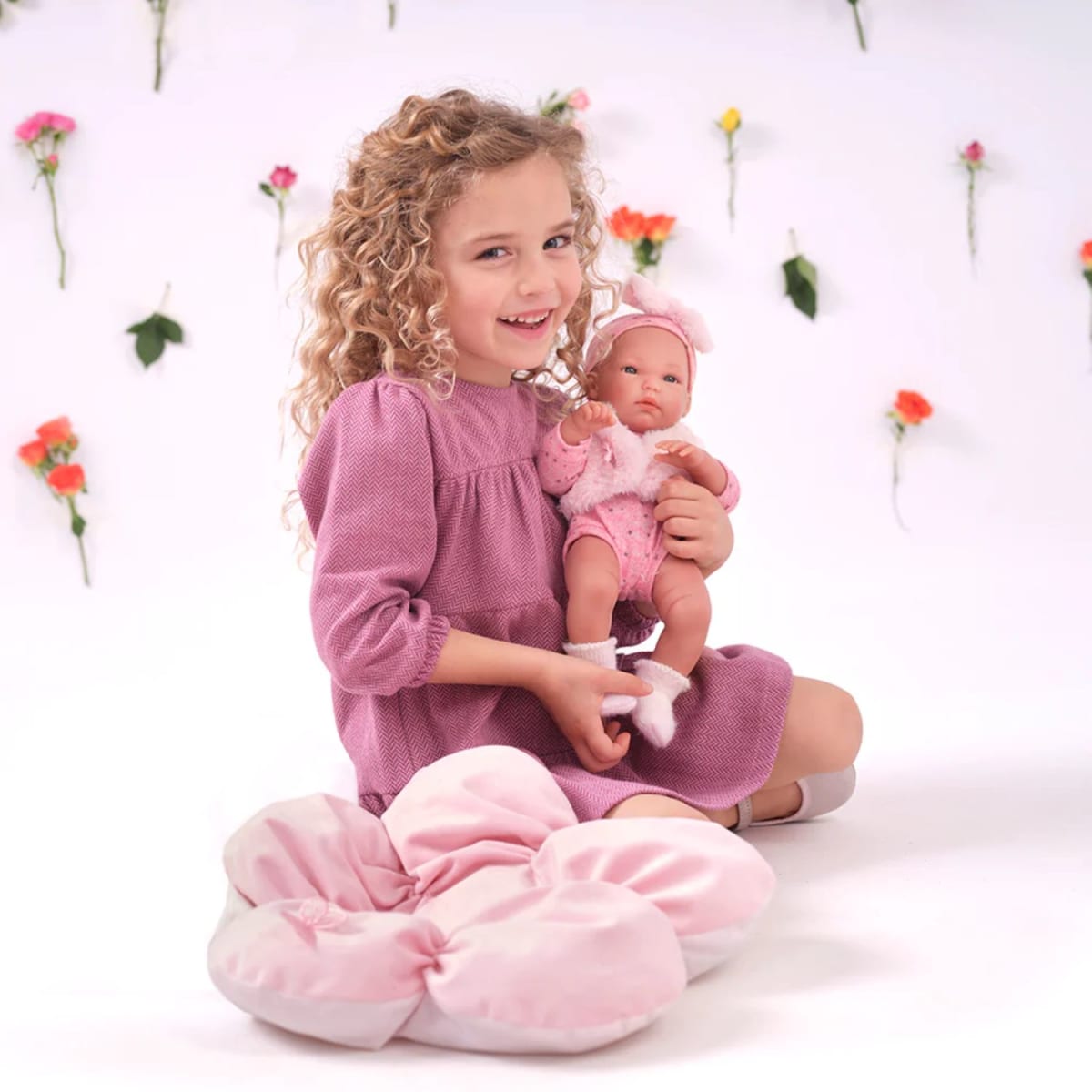 Muñeca Llorens Bimba 35 cm con Cojín Flor1