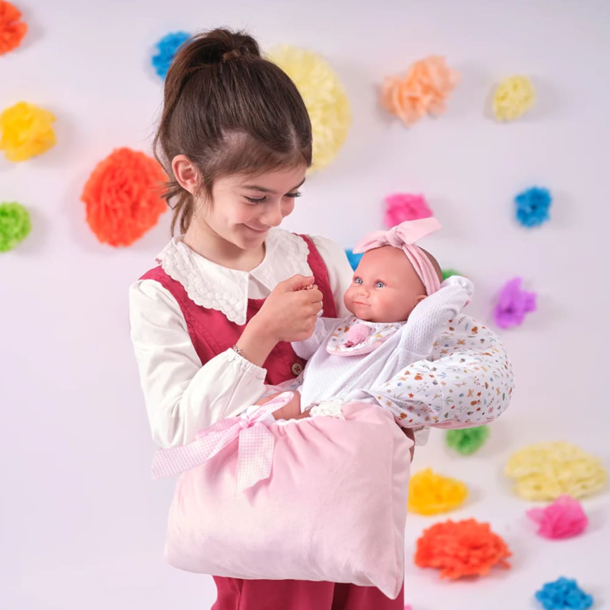 Muñeca Llorens Tina 40 cm con Saquito Rosa 1