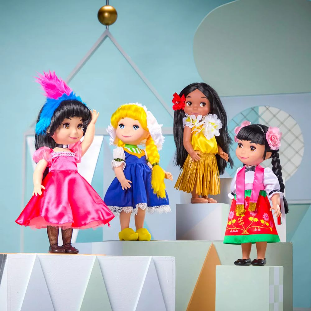 Muñeca Animators -Its a Small World- Hawaii Musical7