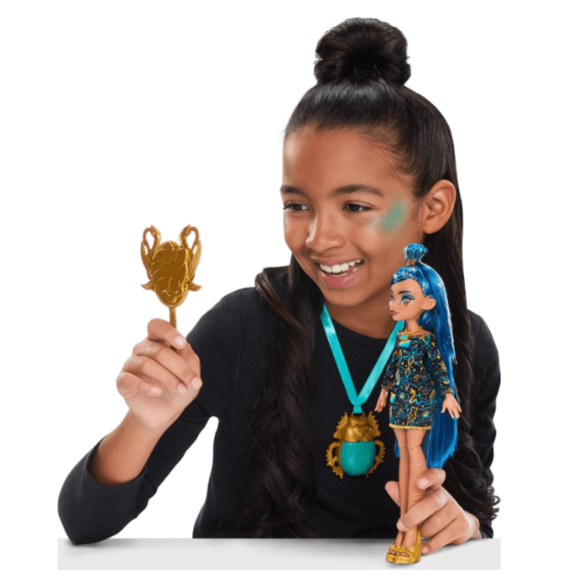 Muñeca Monster High Cleo De Nile Golden Glam Case Beauty Kit y Accesorios2