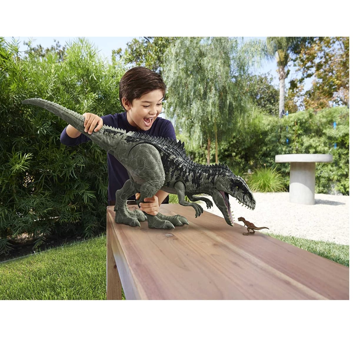 Dinosaurio Jurassic World Giganotosaurus Colossal4