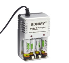 Cargador De Pilas + 2 AA Y 2 AAA Recargables