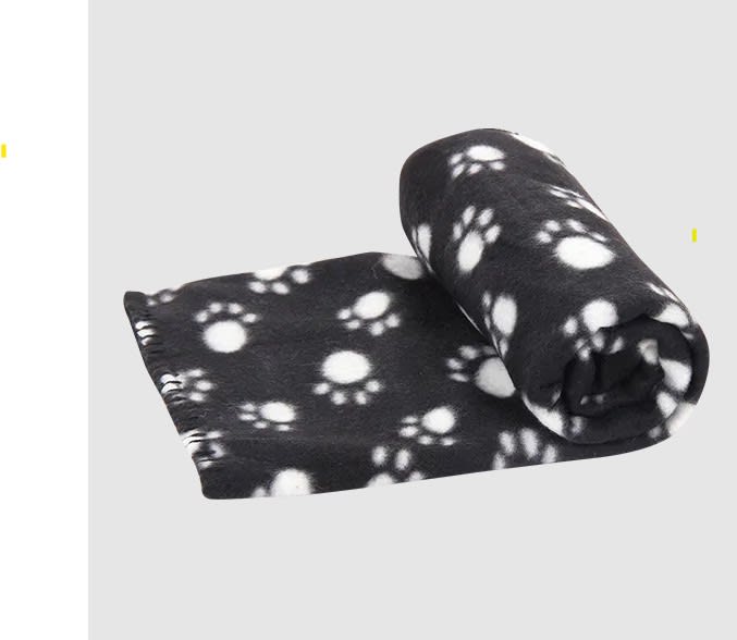 Mantita con estampado de huella de patas Medium1