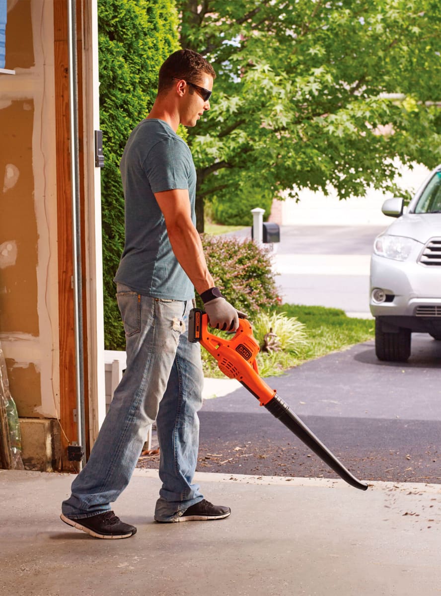 Black and Decker Soplador inalambrico 20v4