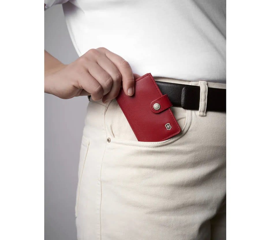Victorinox Billetera Altius Secrid Cuero rojo anti RF-ID1