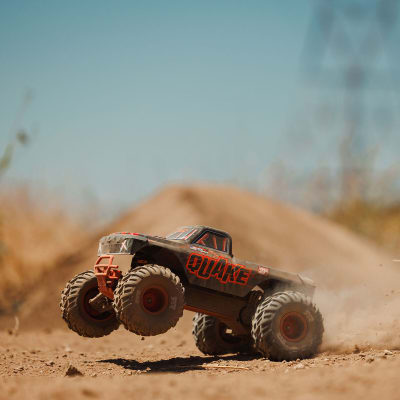 Arrma Quake 223S DSC 1/10 RTR Brushless 2WD Monster Truck (Red) w/SLT2 2.4GHz Radio